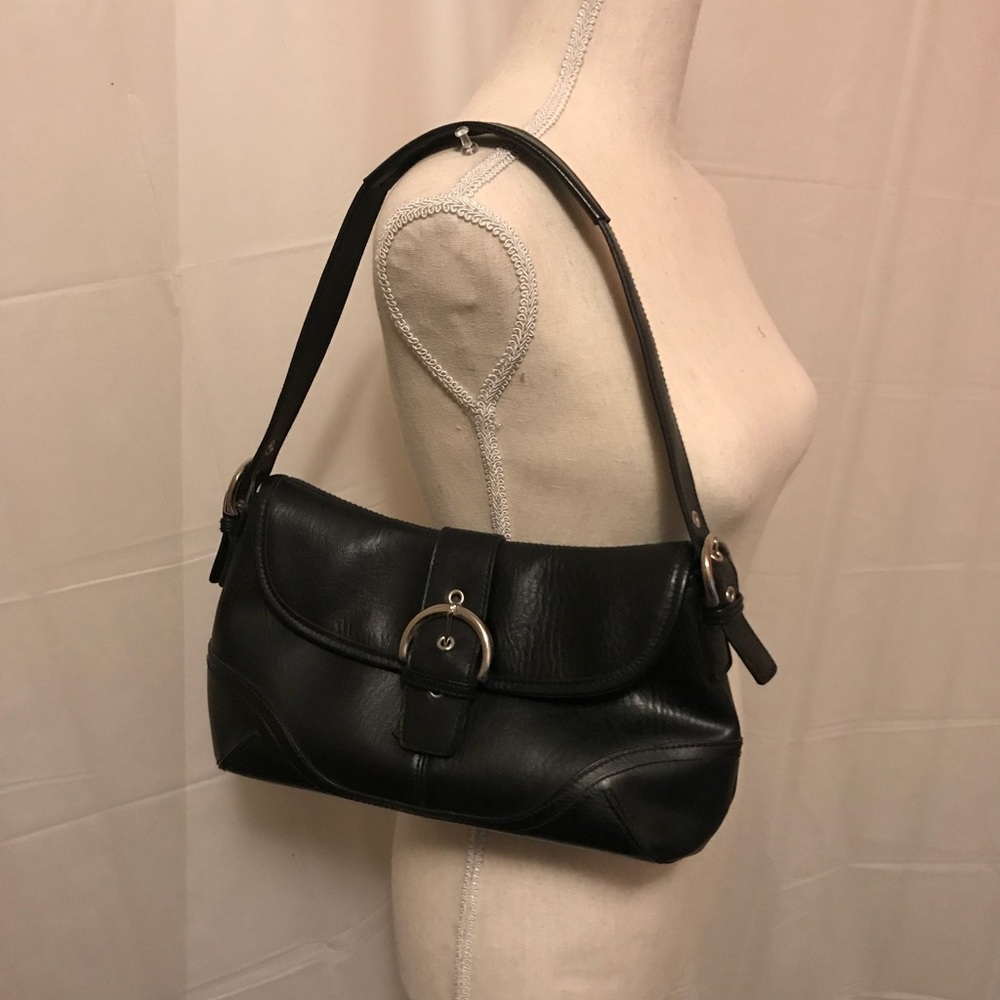 Black Shoulder Bag.
